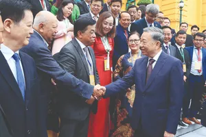 Tổng Bí thư Tô Lâm gặp mặt đoàn kiều bào tiêu biểu về dự Hội nghị người Việt Nam ở nước ngoài toàn thế giới lần thứ tư vào ngày 23-8-2024. Ảnh: TTXVN