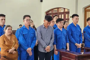 Xét xử đường dây 'bảo kê' xe quá tải Bắc - Nam qua Đồng Nai