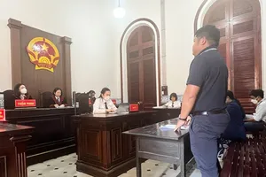 Doanh nghiệp bị bêu xấu trên mạng: Nên kiện hoặc tố cáo