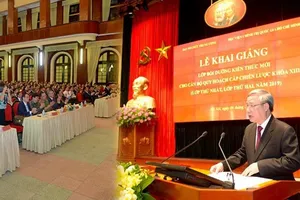 Thường trực Ban Bí thư Trần Quốc Vượng phát biểu khai giảng khóa thứ hai lớp bồi dưỡng cán bộ quy hoạch Ban Chấp hành Trung ương khóa XIII.