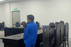 Lợi dụng đoàn công tác của Bộ Nông nghiệp, đưa người trốn ra nước ngoài 