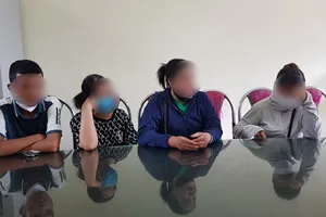 Trưởng nhóm Bông hồng đen bị xử phạt 7,5 triệu đồng