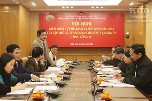 Một hội nghị kiểm điểm, tự phê bình và phê bình được tổ chức năm 2013.