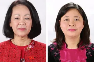 Bà Trương Thị Mai (trái) và bà Bùi Thị Minh Hoài