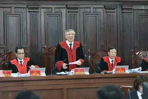 Chánh án Nguyễn Hòa Bình và các thẩm phán TAND Tối cao trong phiên giám đốc thẩm vụ án Hồ Duy Hải, từ 6 đến 8-5-2020. Ảnh: An Vũ