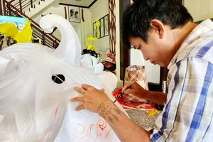 Nơi duy nhất ở Hội An còn làm đầu lân phục vụ Trung thu