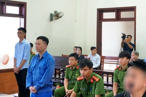 Các bị cáo tại phiên toà xét xử. Ảnh: MT.