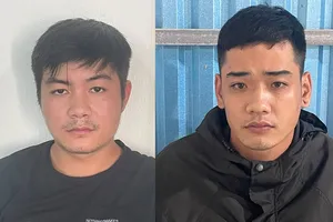 Hai đối tượng bị bắt giữ vì cho vay nặng lãi. Ảnh: CA.