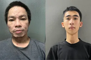 Hai đối tượng Trần Minh Hải (bên trái) và Nguyễn Hồng Phúc tại cơ quan công an. Ảnh: CA.