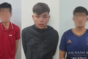 Ba đối tượng thực hiện cướp giật tài sản tại cơ quan công an. Ảnh: DH.