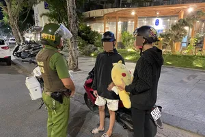 Tổ công tác 911 ra quân tuần tra kiểm soát. Ảnh: DH.