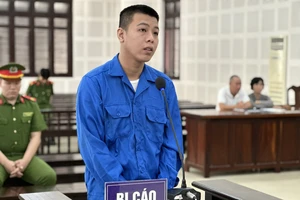 Đâm chết người tình của vợ vì thấy hình ảnh nhạy cảm