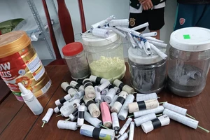 Hàng chục quả pháo nổ do 4 thiếu niên tự chế tại nhà