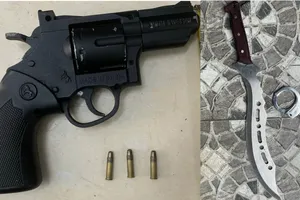 1 người ở Đà Nẵng 'luôn mang theo súng để phòng thân'