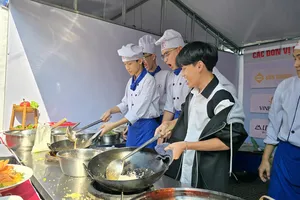 Nghề làm đẹp, thương mại điện tử được nhiều học sinh quan tâm