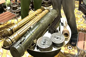 Đà Nẵng: Người dân giao nộp nhiều vỏ đạn sưu tầm cho công an