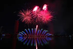 Ấn tượng mạnh với màn trình diễn khai mạc pháo hoa quốc tế Đà Nẵng 2024