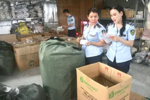 Phát hiện hàng ngàn đôi giày, dép có dấu hiệu giả mạo