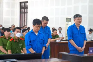 Phạt 8 năm tù đối với giám đốc trung tâm đăng kiểm nhận hối lộ