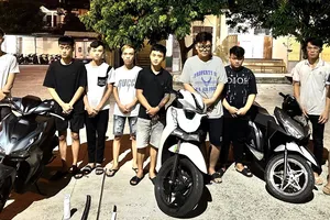 Nhóm thanh niên ở Đà Nẵng mang đao kiếm đi đánh nhau bị khởi tố