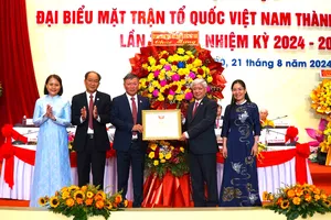 Ông Lê Văn Trung tiếp tục làm Chủ tịch Uỷ ban MTTQ Việt Nam thành phố Đà Nẵng