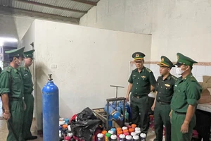 Phát hiện gần 400 ‘bình khí cười’ vùng giáp ranh Quảng Nam và Đà Nẵng