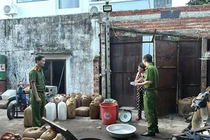 Vụ rút ruột xe dầu trên Quốc lộ 1: Doanh nghiệp đề nghị công an xử lý nghiêm