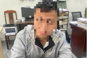 Kẻ sàm sỡ phụ nữ trên đường bị công an mời làm việc