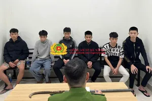 Chiều nhắn tin làm quen, tối rủ đi nhà nghỉ bị cướp tài sản