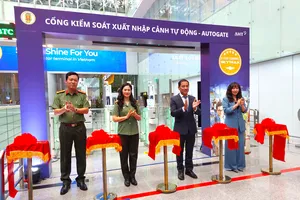 Ngành công an tiếp nhận cổng xuất nhập cảnh tự động tại Sân bay quốc tế Đà Nẵng