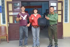 Đà Nẵng: Hỗ trợ du khách nước ngoài nhận lại tài sản sau 1 giờ thất lạc