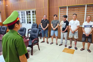 Hình sự Đà Nẵng bắt 5 người trong đường dây đánh bạc qua mạng