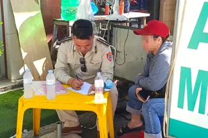 Đà Nẵng: Phạt 750 ngàn đồng hộ kinh doanh ‘chặt chém’ du khách Lào