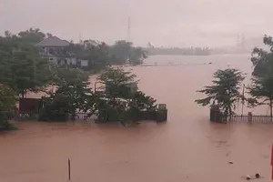 Mưa lớn, nhiều nơi ở Quảng Trị đang ngập lụt 