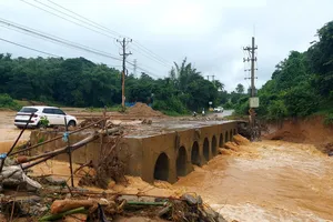 Quảng Trị yêu cầu doanh nghiệp thực hiện cam kết làm cầu