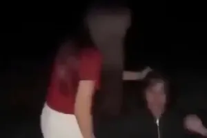 Nhiều người thay nhau đánh 1 nữ sinh vì 'yêu người mà mình ghét'