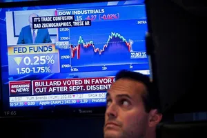 Mỹ giảm lãi suất lần ba liên tiếp, vàng leo dốc trở lại