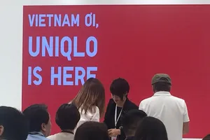 Ngày khai trương 6-12, Uniqlo khẳng định không giảm giá