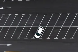 Cách bán xe cũ giá cao là đỗ xe càng xa xe khác càng tốt