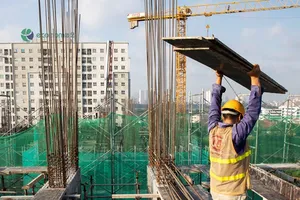 Cách nhanh nhất tăng GDP là đầu tư cho bất động sản?