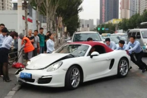 Những người mua xe sang xui xẻo nhất thế giới