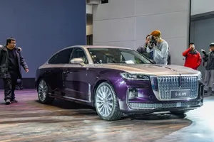 Trung Quốc ra ô tô siêu sang cạnh tranh với Rolls Royce