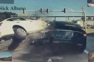 Cú tông kinh hoàng tại điểm dừng đèn đỏ, và cái kết