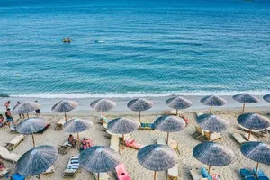 Bị phạt gần 30 triệu đồng vì lấy... 1,8 kg cát biển