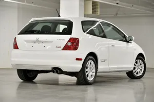 Vì sao Honda Civic đời 2003 đắt ngang đời 2021?