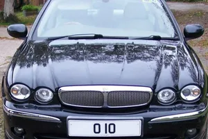 Một biển số xe ô tô được bán 4 tỉ đồng