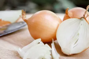 Những lợi ích bất ngờ khi ăn hành tây