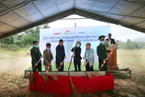 Coteccons chi hơn 1,6 tỉ xây nhà tình thương cho người dân 