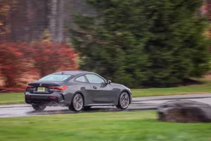 Chấp nhận cắt bảo hành, người mua xe được thối lại 250 triệu