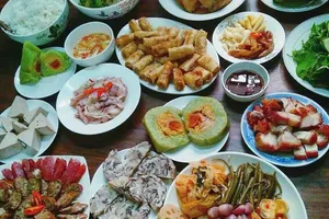 Ăn quá nhiều trong ngày Tết, điều gì xảy ra với cơ thể?